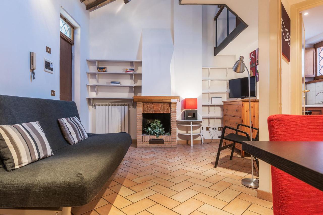 Amazing studio in Campo de Fiori - Air Conditioning - Free Wi-Fi Appartement Rome Buitenkant foto