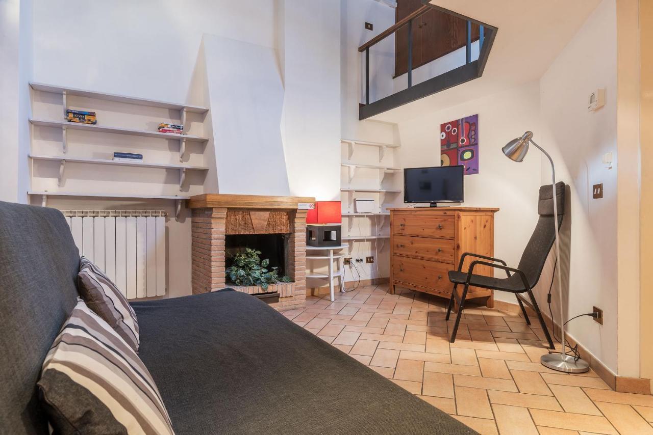 Amazing studio in Campo de Fiori - Air Conditioning - Free Wi-Fi Appartement Rome Buitenkant foto