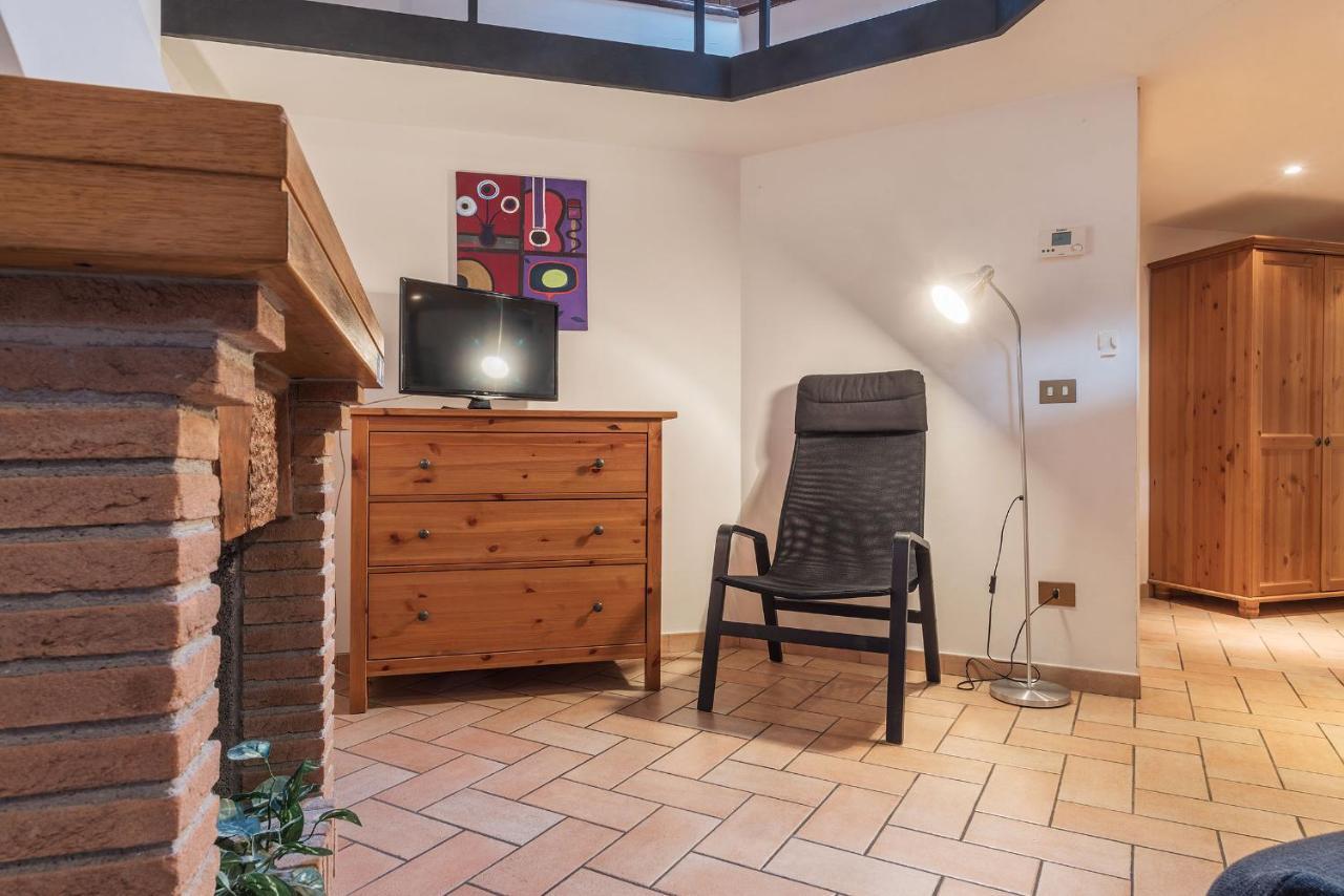 Amazing studio in Campo de Fiori - Air Conditioning - Free Wi-Fi Appartement Rome Buitenkant foto