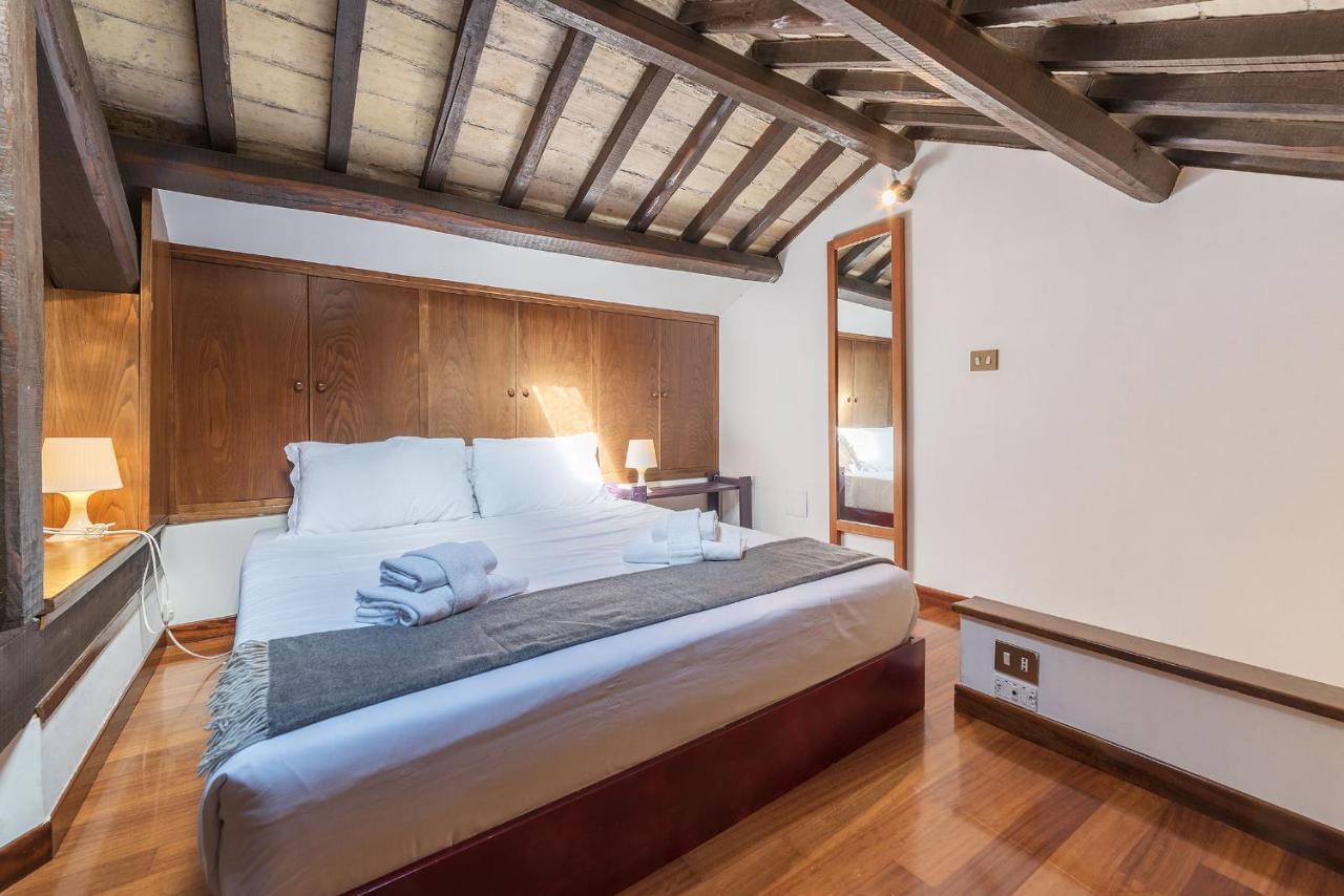 Amazing studio in Campo de Fiori - Air Conditioning - Free Wi-Fi Appartement Rome Buitenkant foto