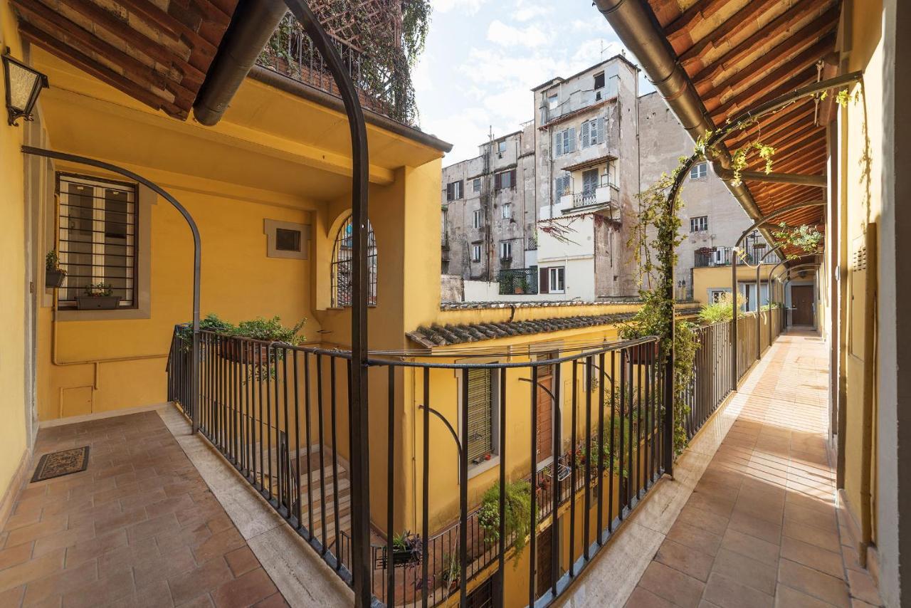 Amazing studio in Campo de Fiori - Air Conditioning - Free Wi-Fi Appartement Rome Buitenkant foto