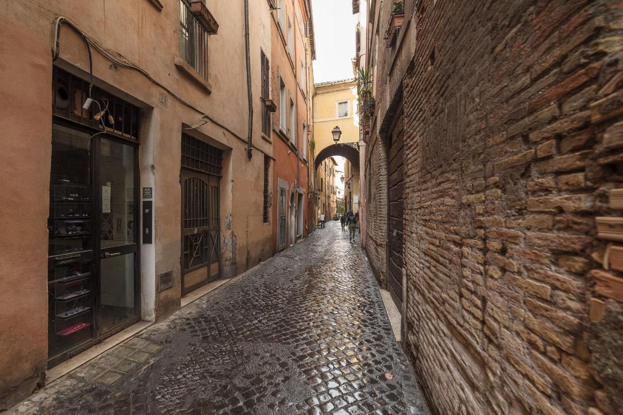 Amazing studio in Campo de Fiori - Air Conditioning - Free Wi-Fi Appartement Rome Buitenkant foto