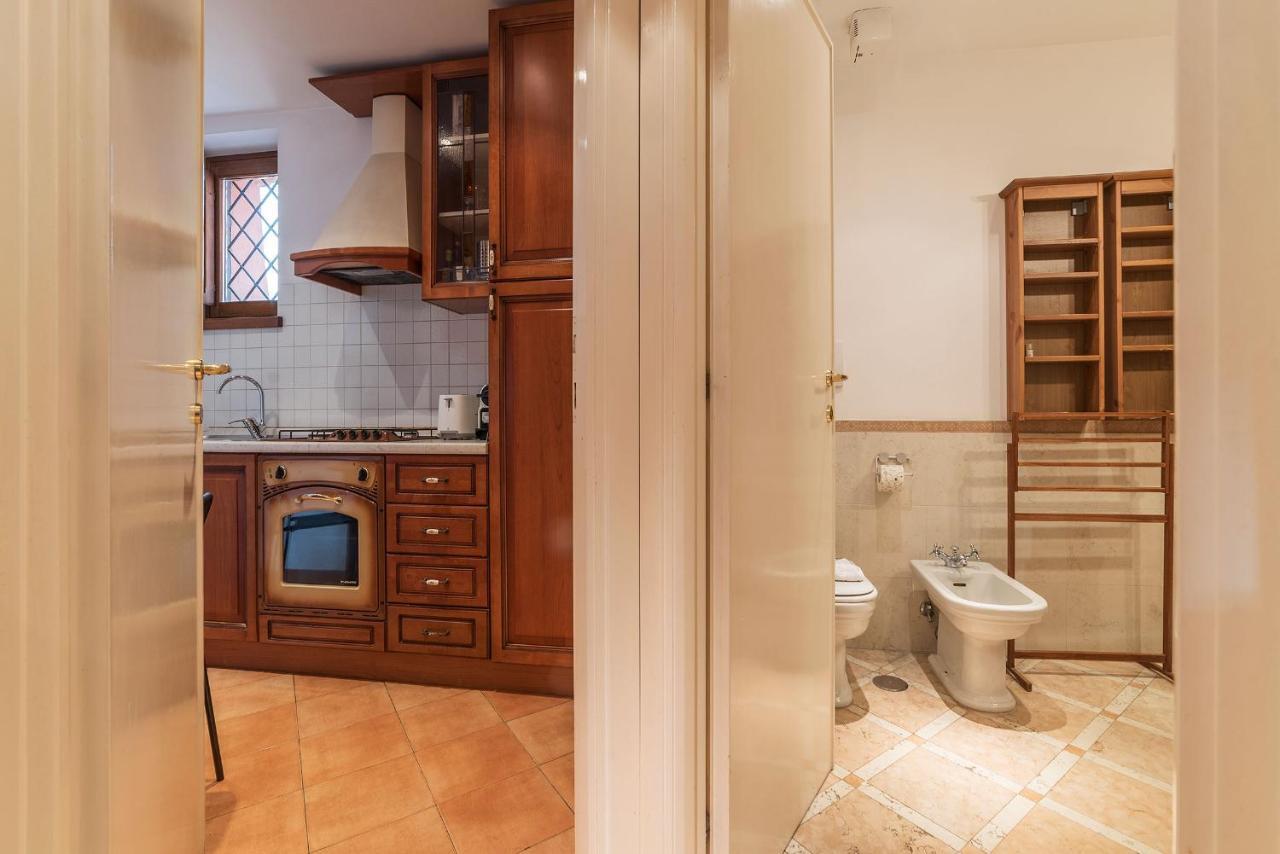 Amazing studio in Campo de Fiori - Air Conditioning - Free Wi-Fi Appartement Rome Buitenkant foto