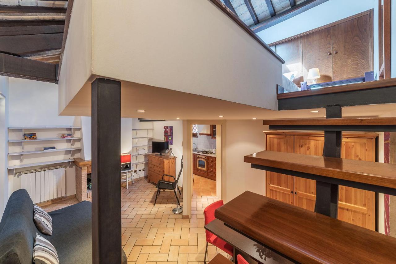 Amazing studio in Campo de Fiori - Air Conditioning - Free Wi-Fi Appartement Rome Buitenkant foto