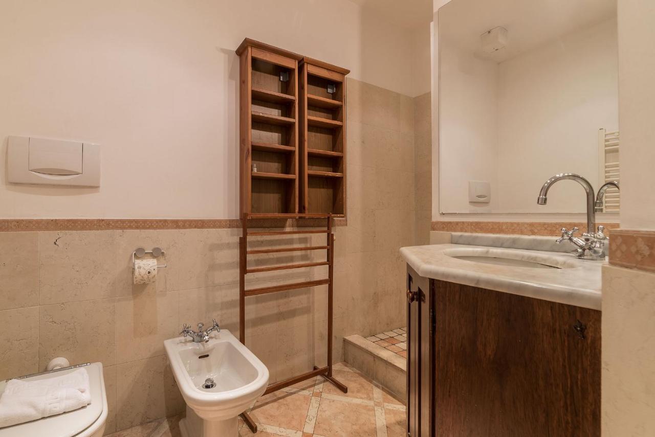 Amazing studio in Campo de Fiori - Air Conditioning - Free Wi-Fi Appartement Rome Buitenkant foto