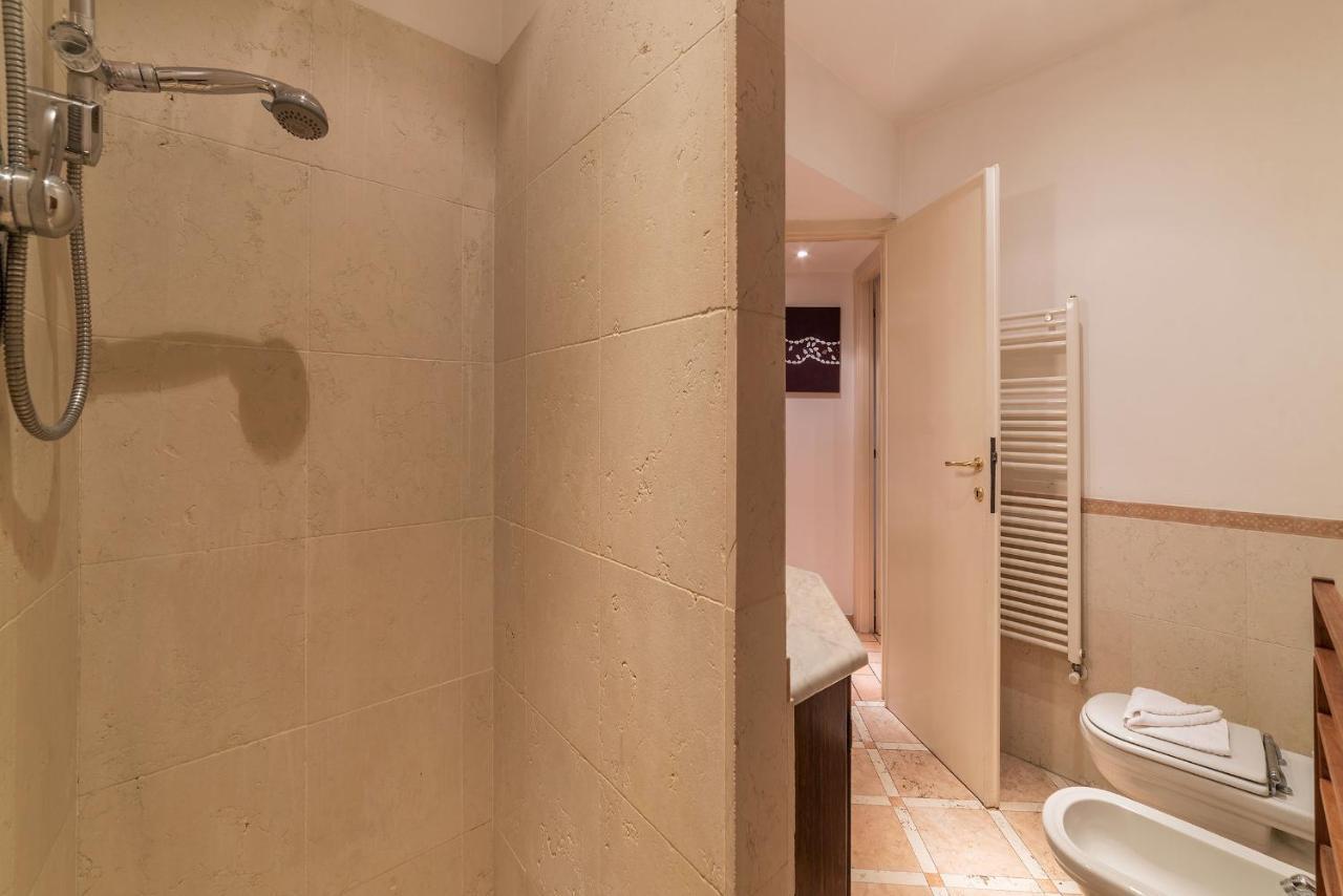 Amazing studio in Campo de Fiori - Air Conditioning - Free Wi-Fi Appartement Rome Buitenkant foto